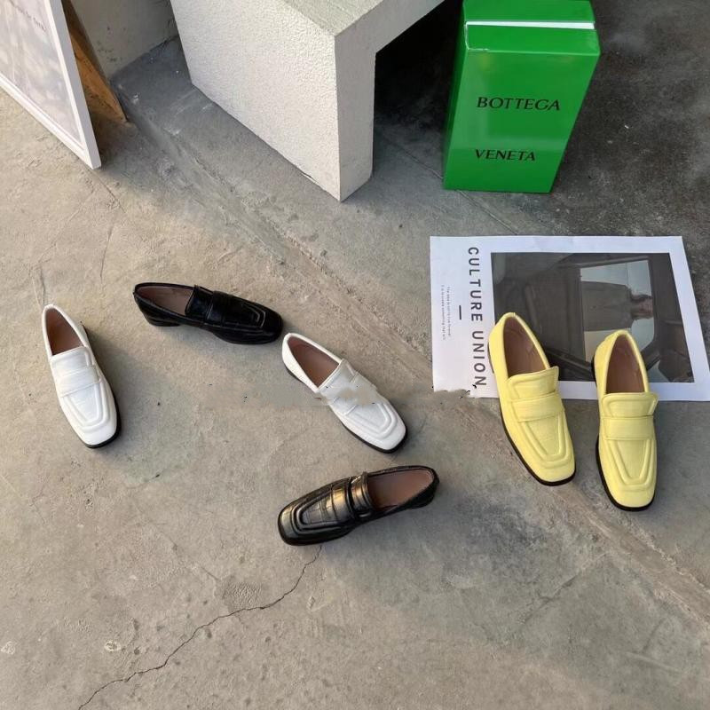 Small Square Toe Retro Stone Pattern Shoes