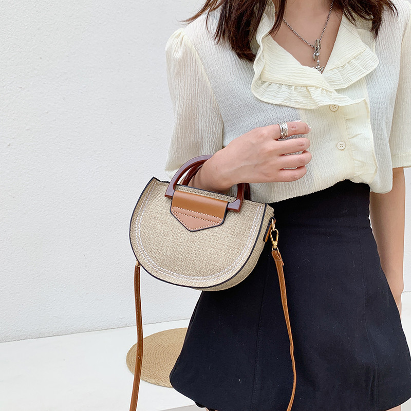 Women's Summer Large Capacity One Shoulder Messenger Woven Bag