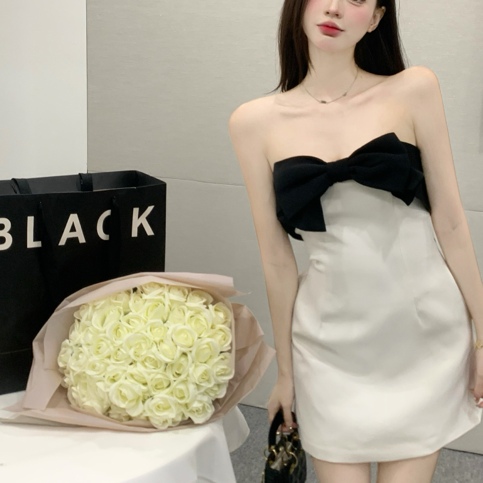 Bow Wrapped Chest One Line Shoulder Goddess Fan Bag Buttock Dress