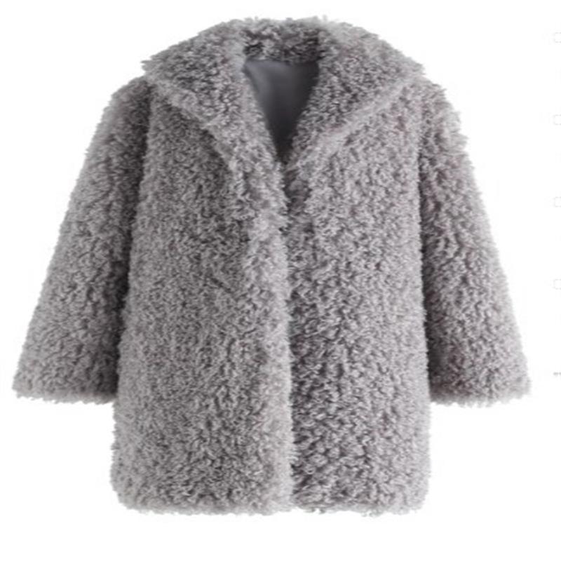 Women's fur coat in multiple color options styling