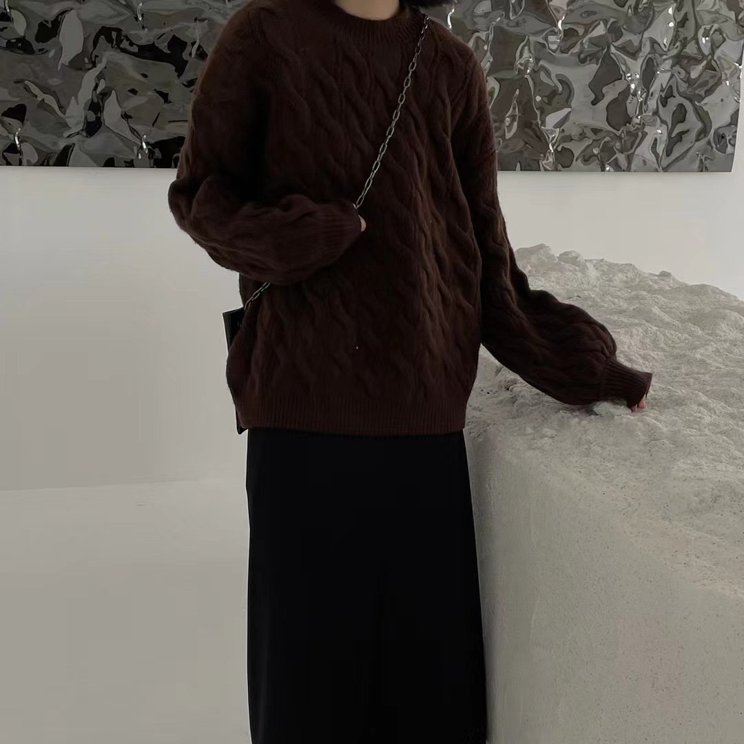 Retro Twist Solid Color Knit Sweater Women