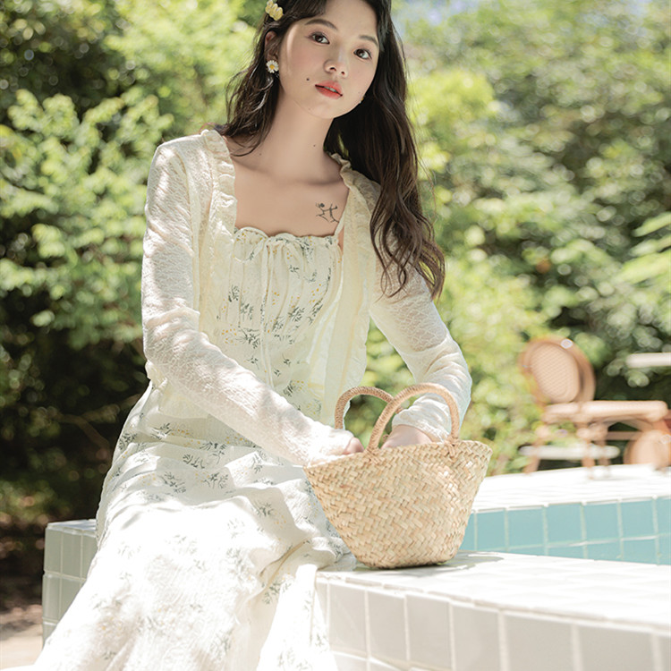 Square Collar Floral Suspender Dress Female