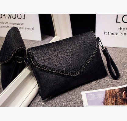 The New Trendy Messenger Bag Is Simple And Versatile