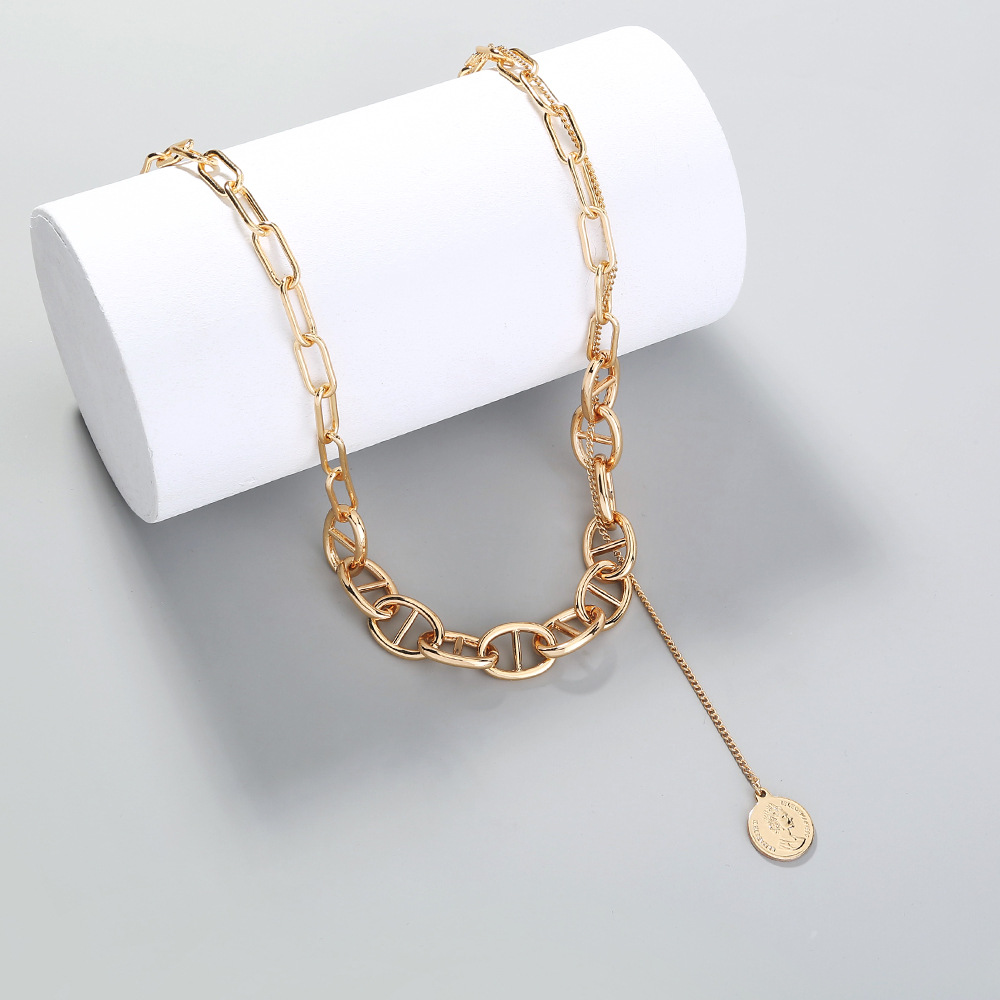 Japanese Word Chain Round Queen Pendant Clavicle Chain