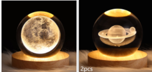 Kleine nachtlamp met kristallen bol, sterrenhemel en planeten – massiefhouten lampvoet, zonnestelsel 6 cm, 2 stuks