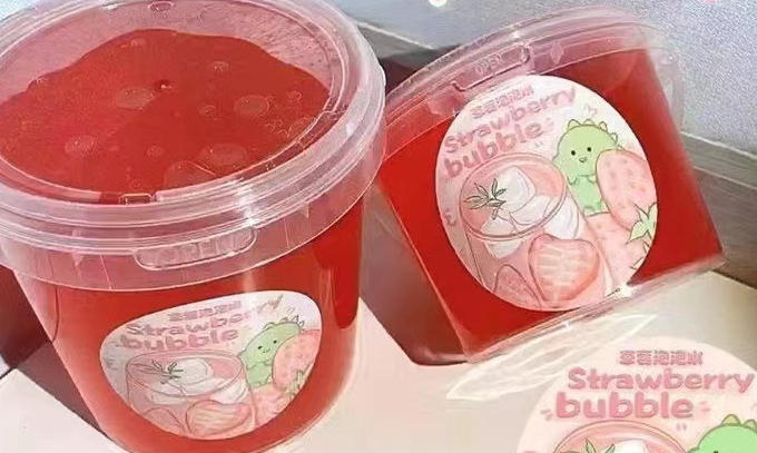 Strawberry bubble water