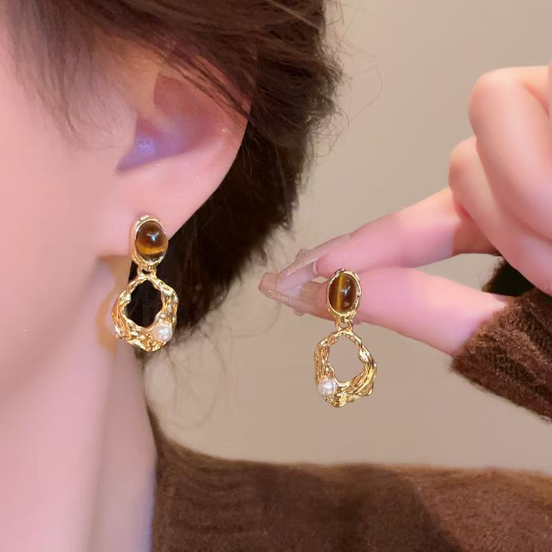 vintage stiilis ebatavalised kõrvarõngad