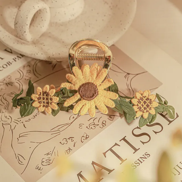 Sunflower Hairpin Female Small Daisy Grasp Clip - Shop at LoveMi
