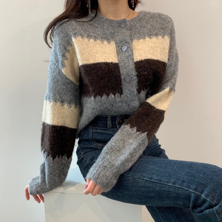 Crew Neck Color Block Short Knit Sweater