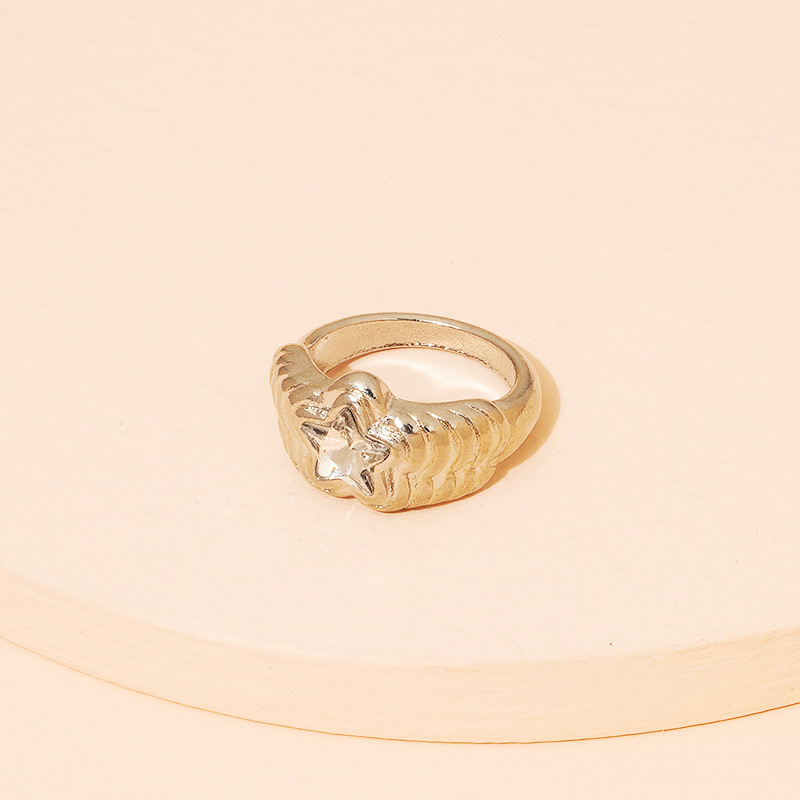 Retro Fashion Diamond Five-pointed Star Ring Women