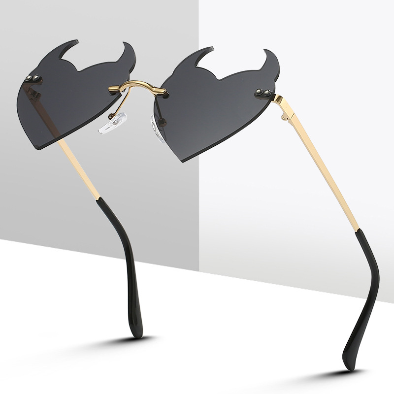Women's Fashion Casual Rimless Devil Sunglasses - Image 7