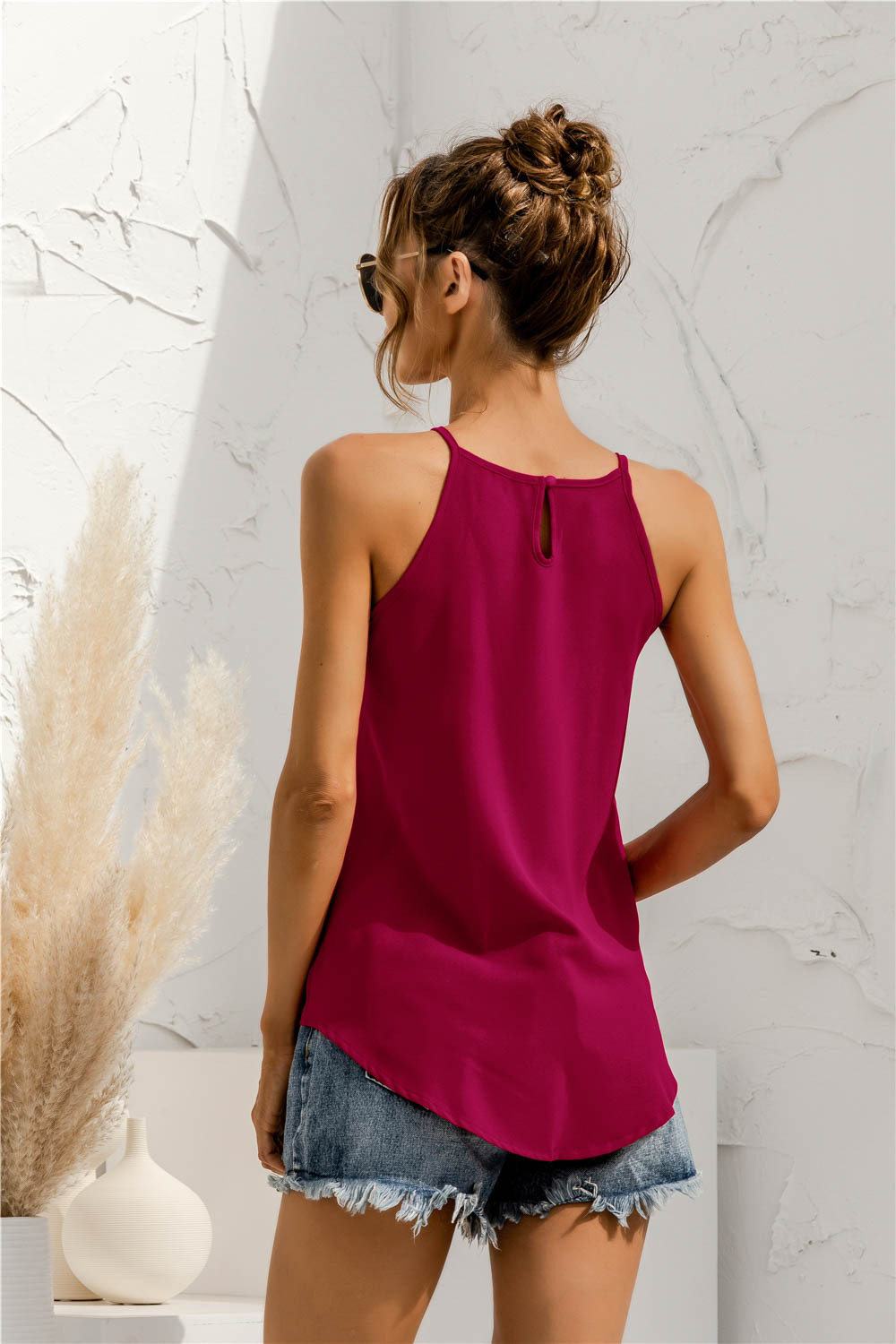 Title 5, Sleeveless Hanging Neck Solid Color All-match Vest