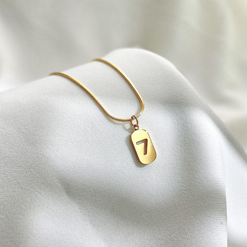 Japan And South Korea's Simple Niche Design, Exquisite Clavicle Chain Trend