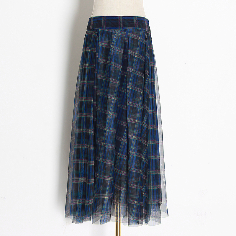 Title 3, High-Waisted Plaid Mesh Multi-Layer Rock, ein v...