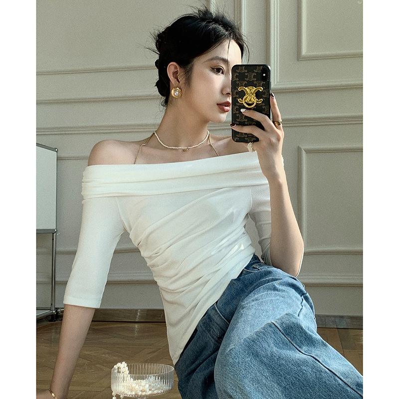 French Pure Lust Chain Embellished One-Shoulder T-Shirt