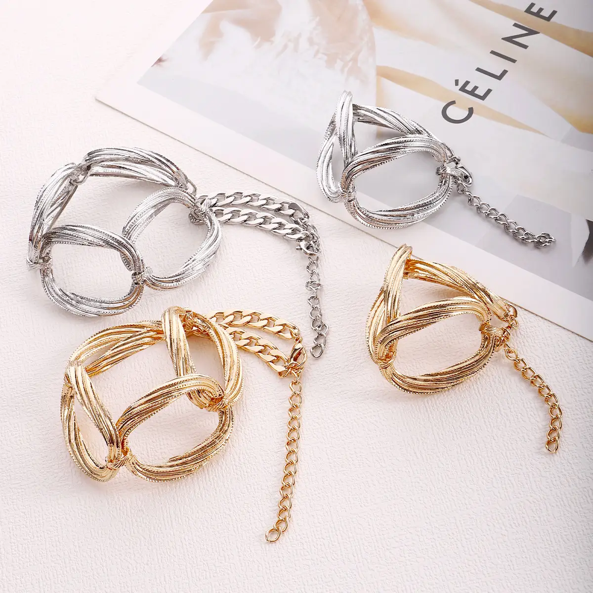 Women's Retro Grain Geometric Neck Chain