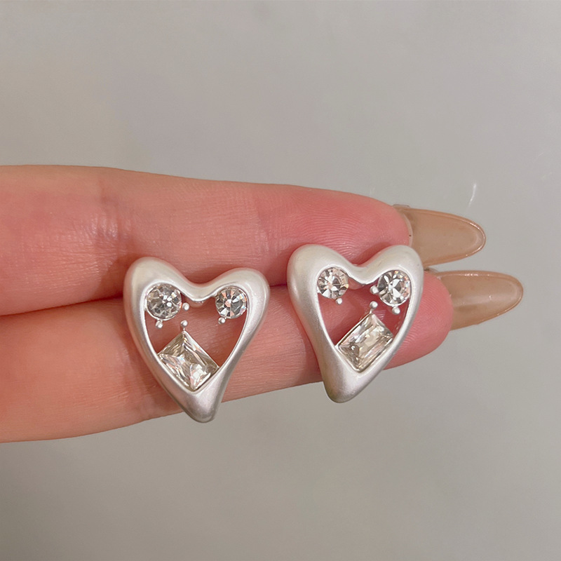 Trendy 2026 Silver Metal Earrings Elegant Minimalist Jewelry