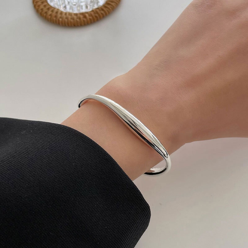 Women's Simple Double-sided Heart Stitching Heavy Hand Bracelet