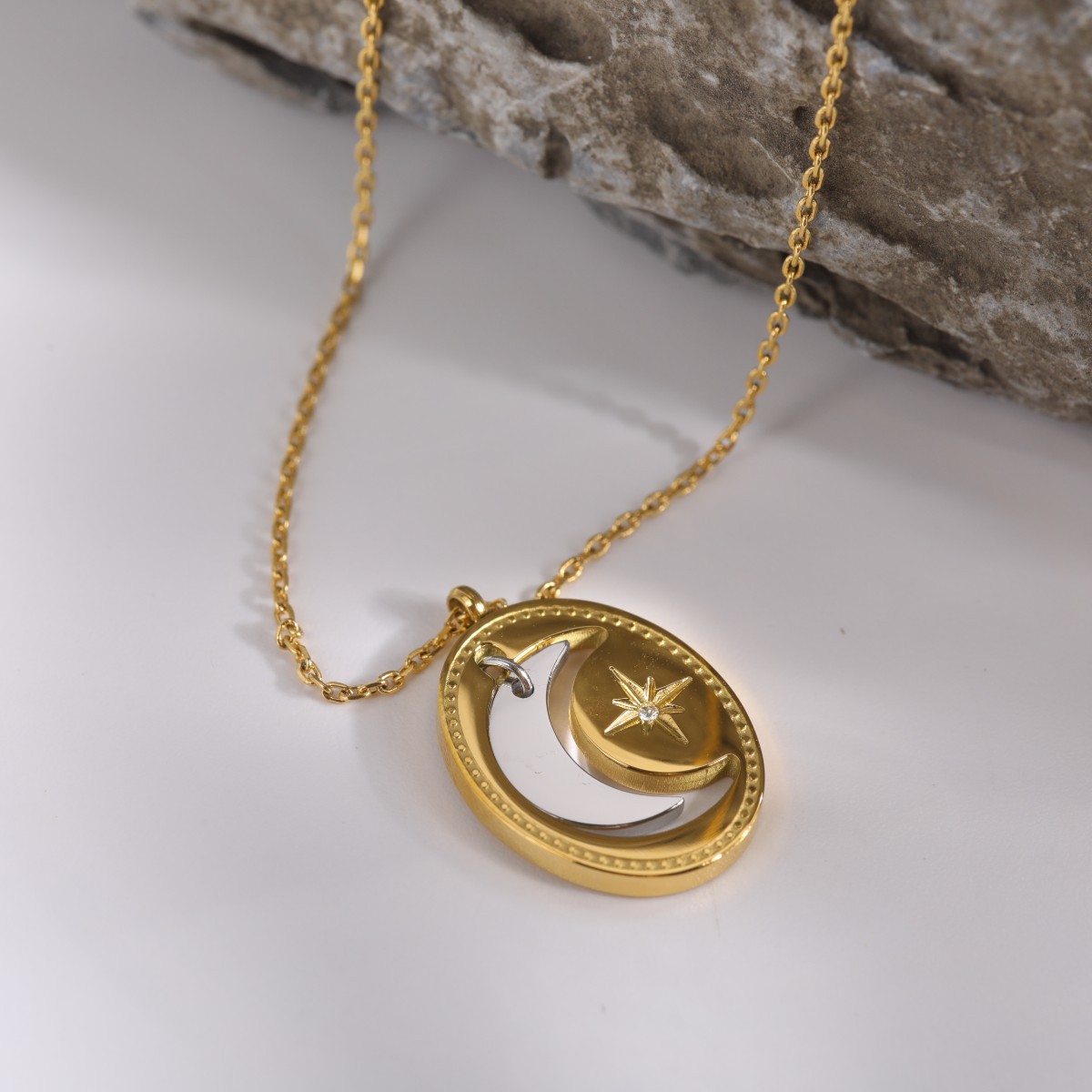 Minority Simple Star Moon Pendant Necklace Color Matching