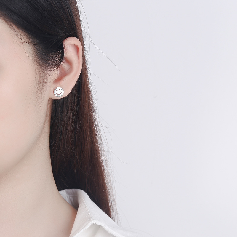 Fashion Creative Simple Smile Face Earrings