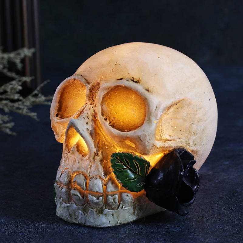 Crâne décoratif Halloween en résine — 3 styles, 15 cm, déco de table et d'étagère, objet de collection pour ambiance maison hantée