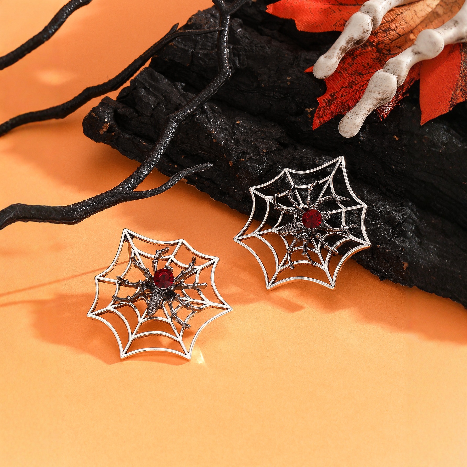 Spider nightclub exaggerated spider earrings (silver)