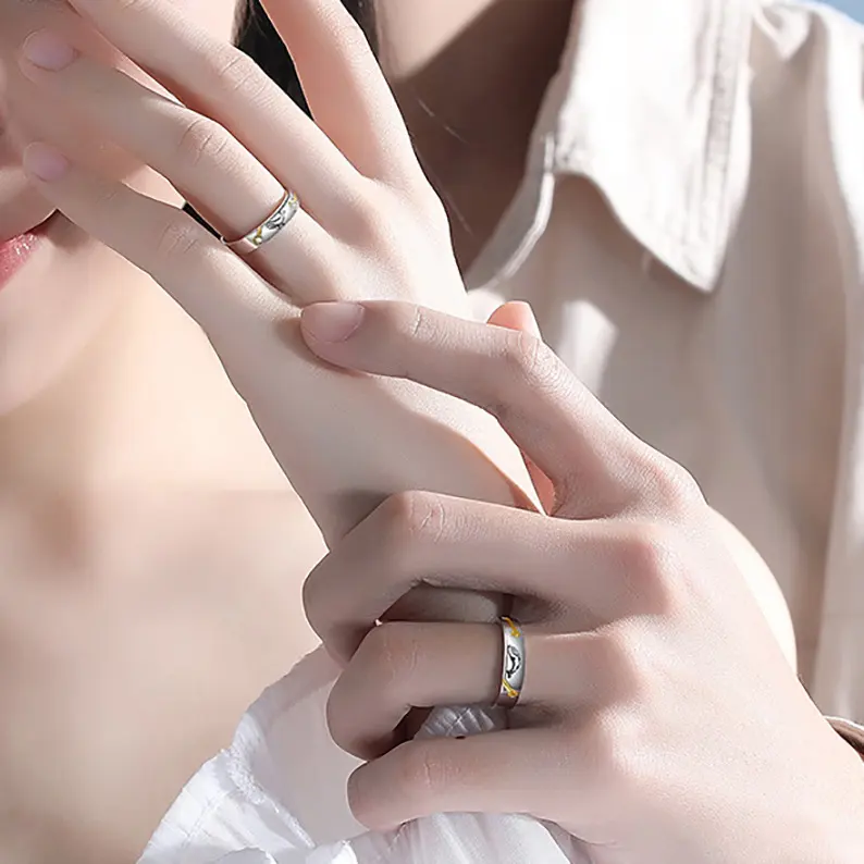 Small Design Adjustable Ring with Opening