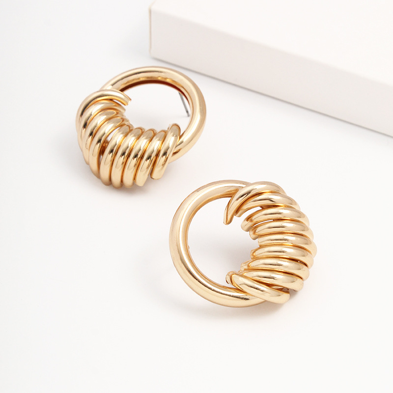 Retro Chain Fashion Geometric Women's Golden Earrings