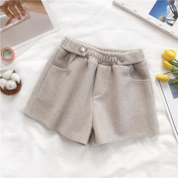 Title 3, All-match outer wear woolen shorts