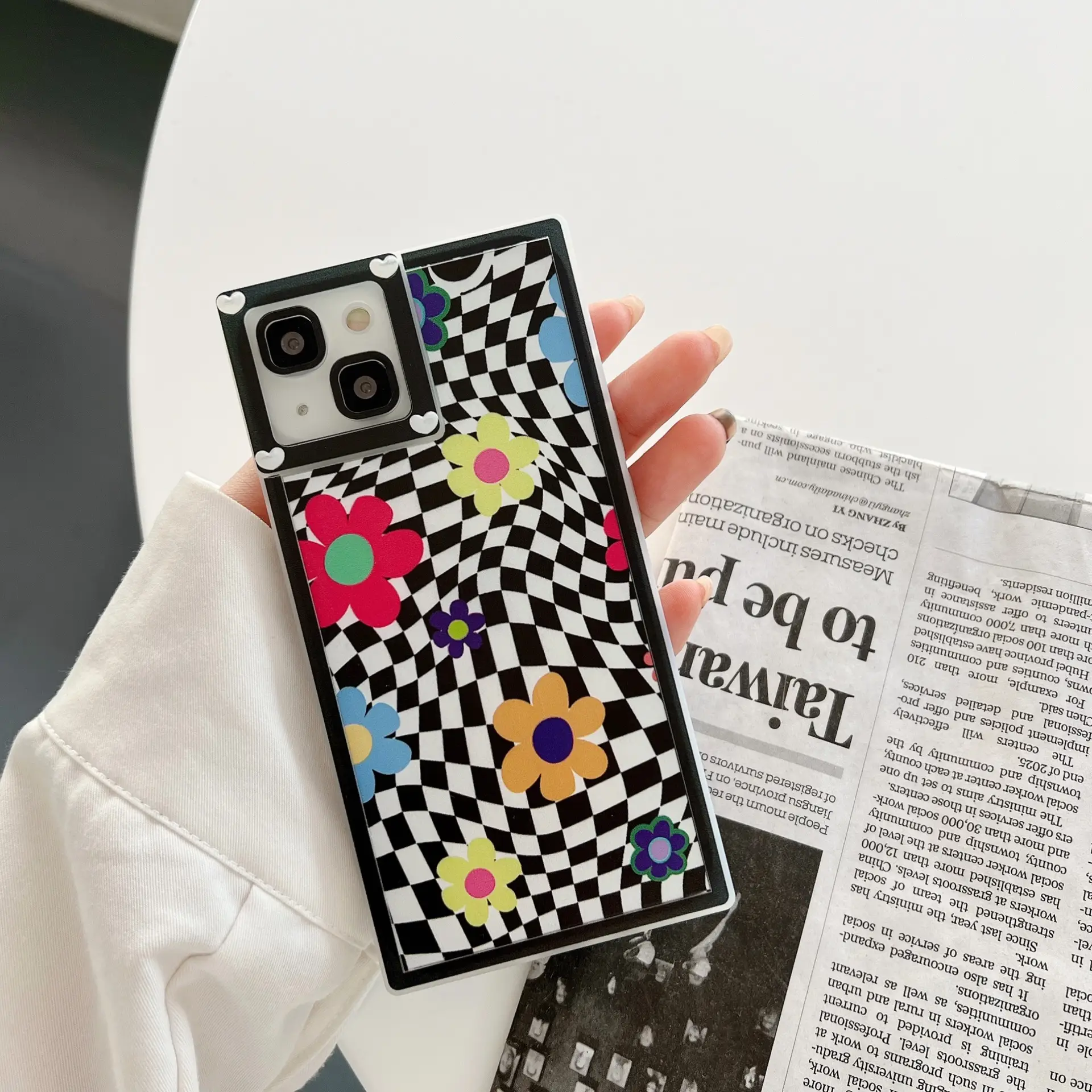 Irregular Check Pattern Flower Phone Case
