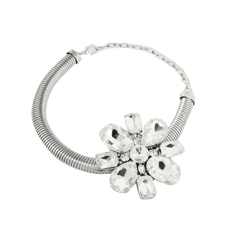 Retro Exaggerated Oversized Crystal Flower Collar
