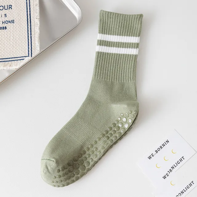 Indoor Anti Skid Wear Resistant Foot Guard Medium Tube Socks Green - Shop at LoveMi