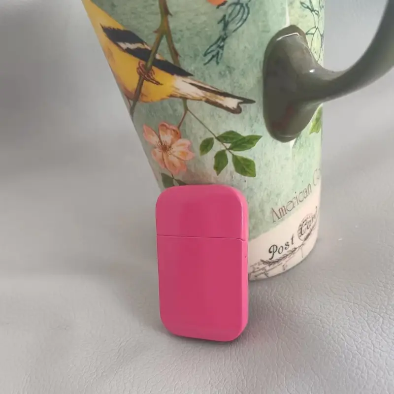 Ladies Ultra-thin Cigarette Lighter Is Booming Windproof Metal Birthday Gift