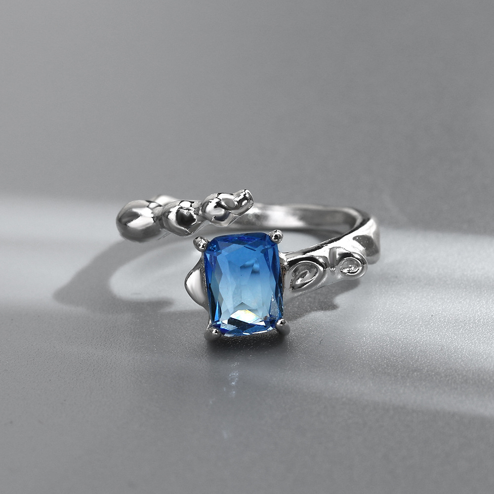 Gradually Changing Moonstone Adjustable Ring With Irregular Niche Design