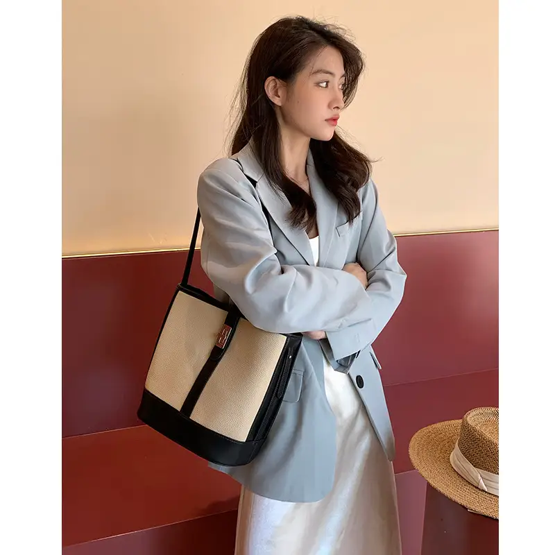 Large Capacity  Women's Cowhide Bucket Shoulder Bag