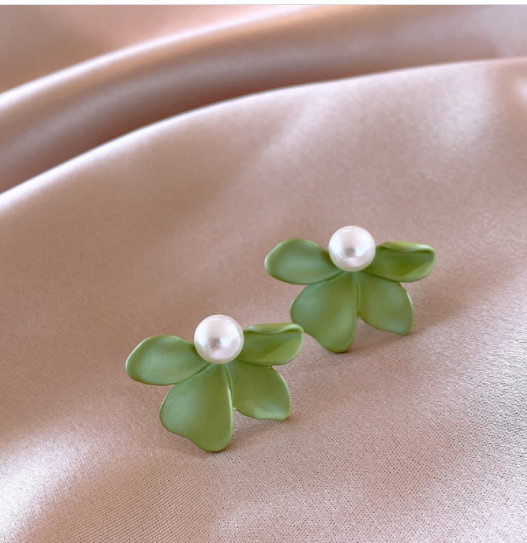 S925 Silver Needle Light Luxury Fashion Simple Stud Earrings Women