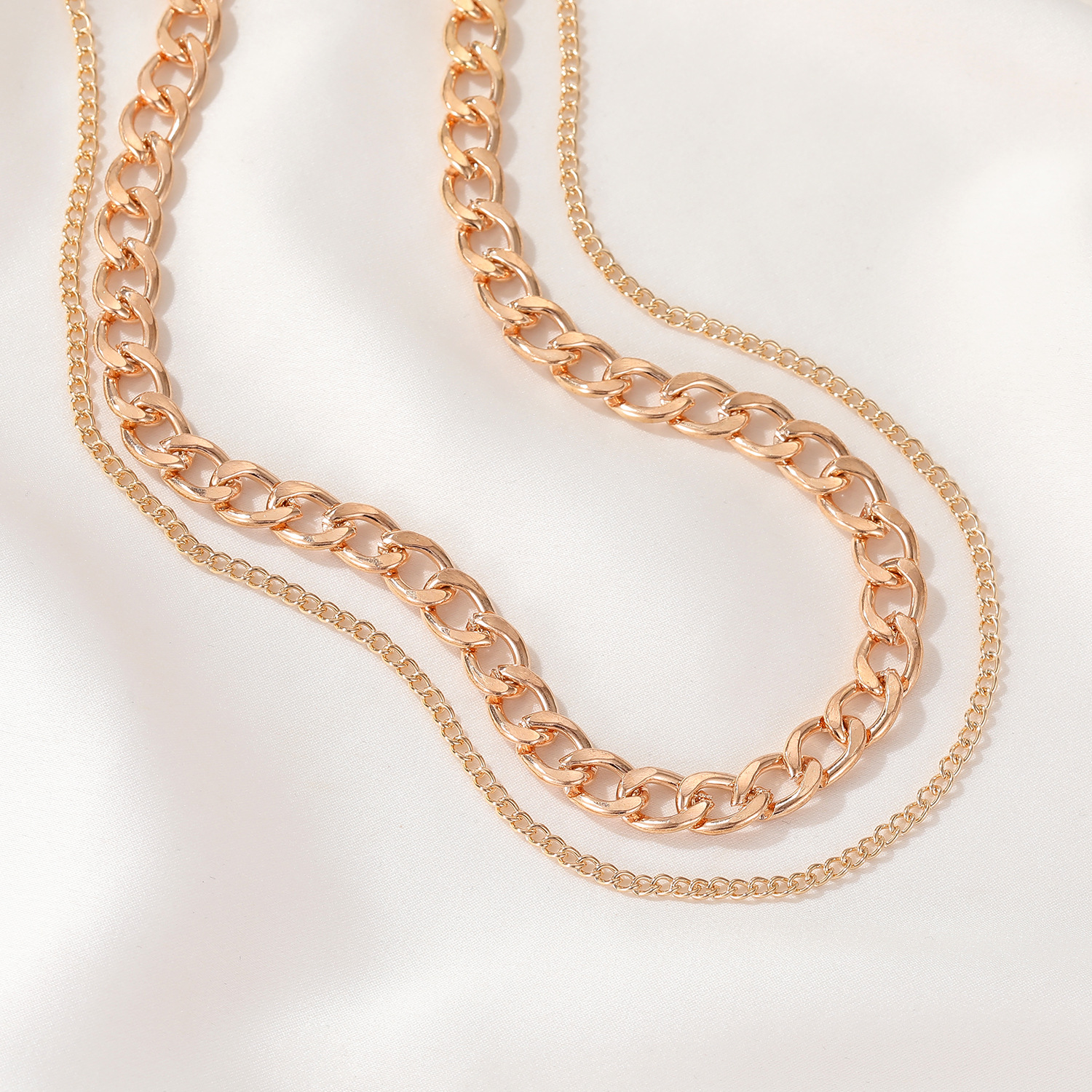 New Retro Personality Folding Neck Chain Clavicle Chain Women