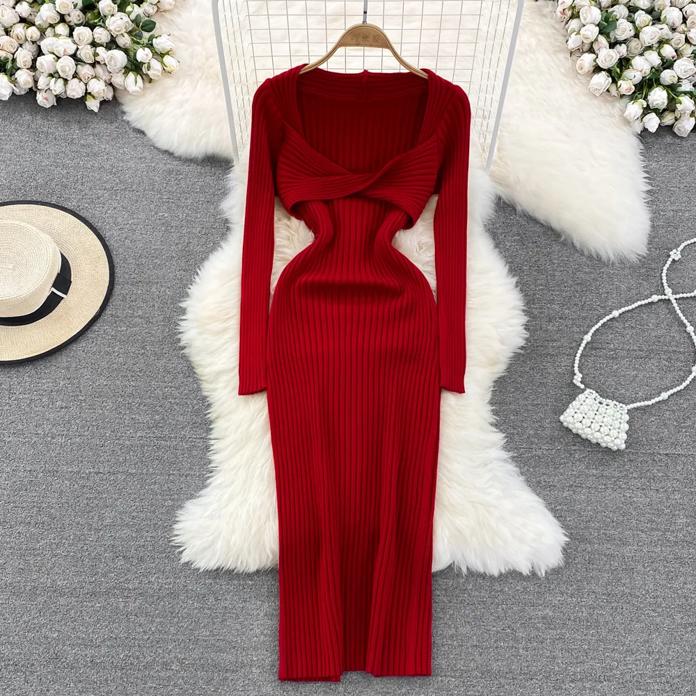 Medium Length Slim Buttock Knit Dress - Red