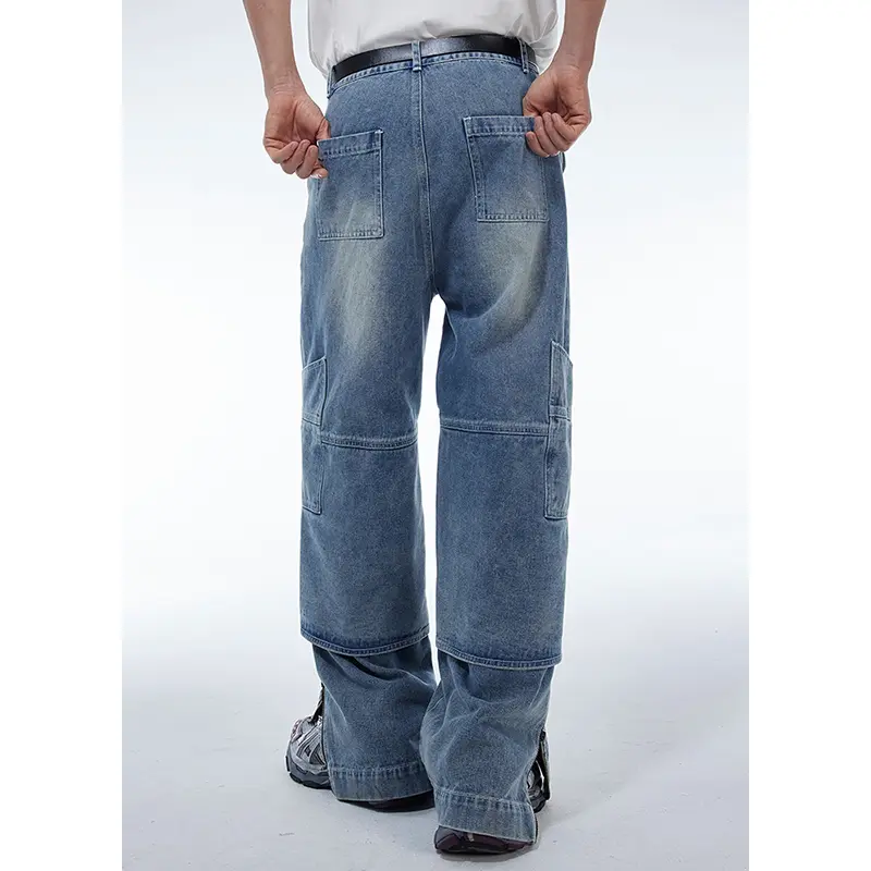 Light Colored Jeans Are Fashionable And Loose Fitting