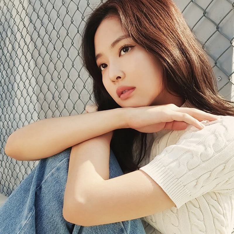 Pure Color Simple Twist Star Same Style Blouse