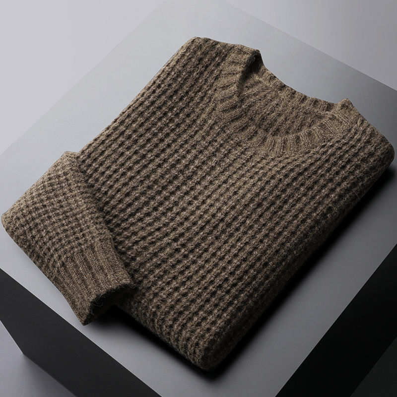 Spring And Autumn Two-color Wool-like Round Neck Sweater For Men