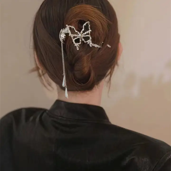 Drill The Back Of The Butterfly Tassel Hairpin