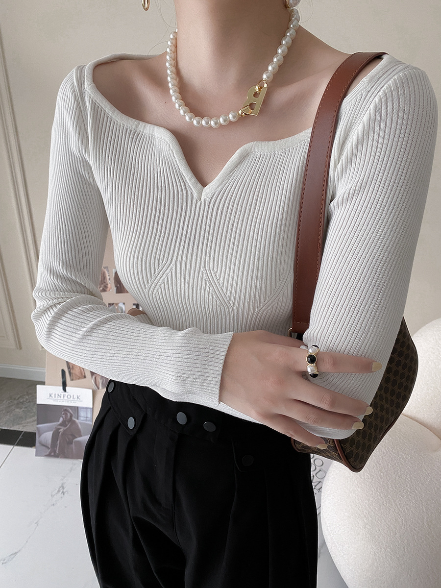 Title 6, Fashion Show Collarbone Slim Bottoming Shirt