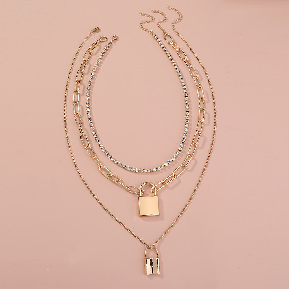 Retro Chain multi-layer Gold Chain Necklace woman, Diamond Claw Chain Fashion Street photo lock-shaped necklace