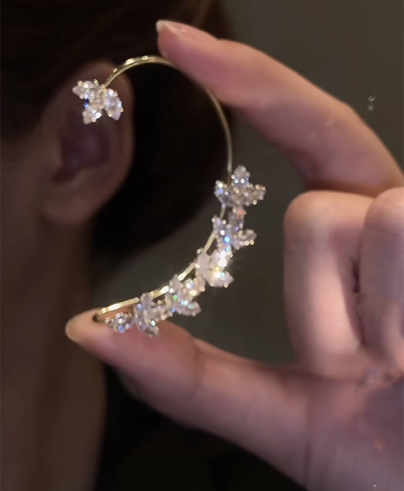 Zirconia Geometric Delicate Radiance Pierced Earrings