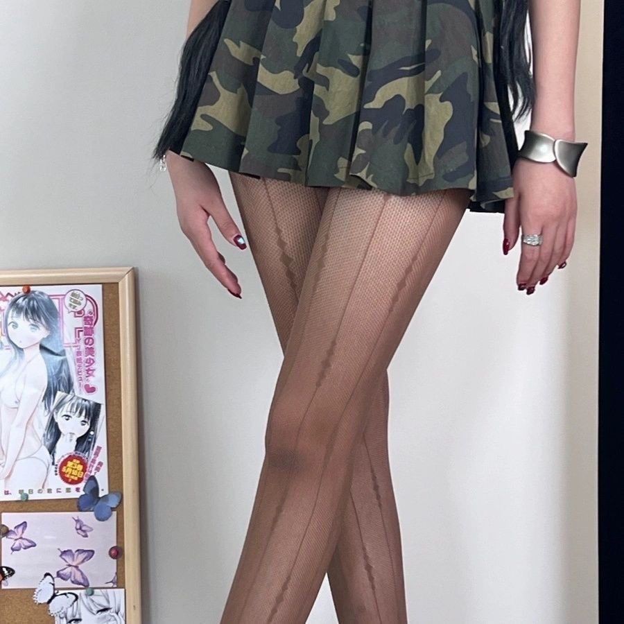 Design-conscious Geometric Patterned Fishnet Stockings With A Cold Sexy Vibe Ideal For Bold High-end Looks