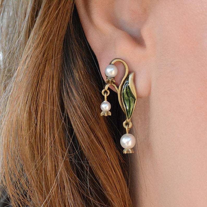 Title 1, Elegant Enamel Green Leaves Pearl Tassel Eardro...