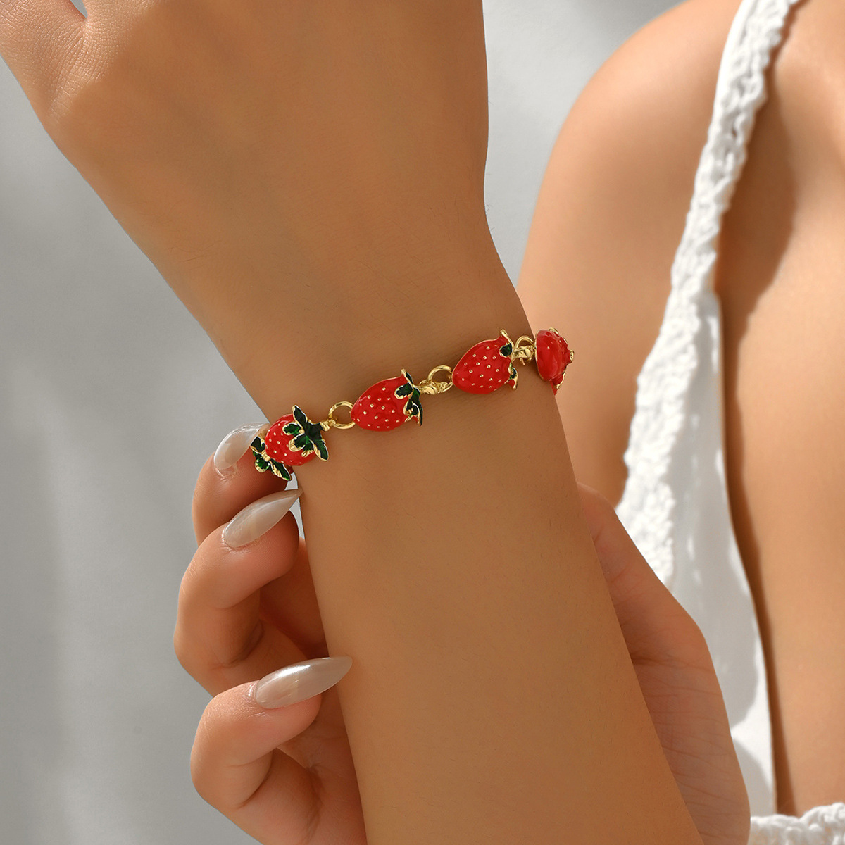 Hot Selling Cross-border European American Women Wrist Jewelry, Geometric Strawberry Enamel Drip Design, Delicate Light Style Premium Versatile Bracel