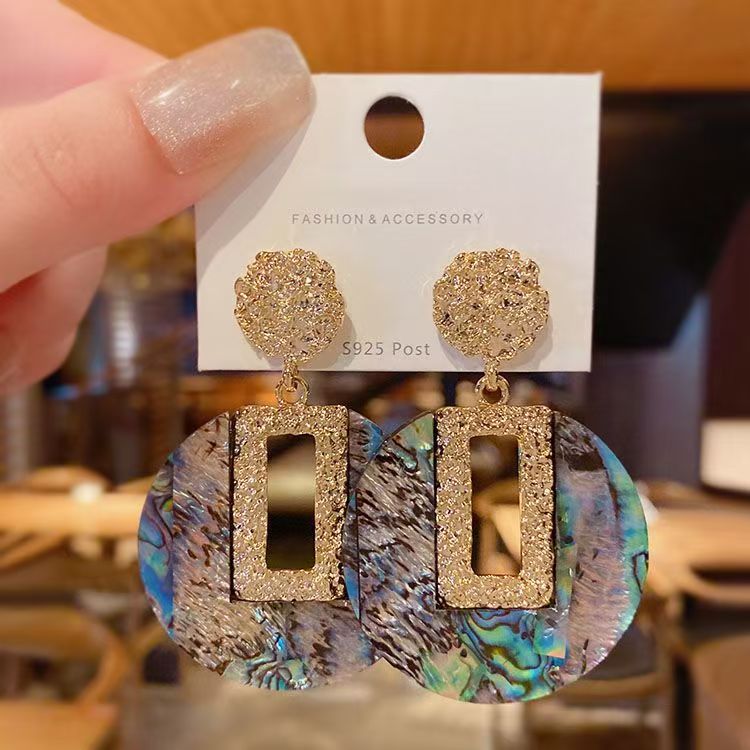 High-end Luxury Earrings With Natural Shell Texture, Retro French Style Elegant Dangle Earrings, Niche & Exquisite Design For Women