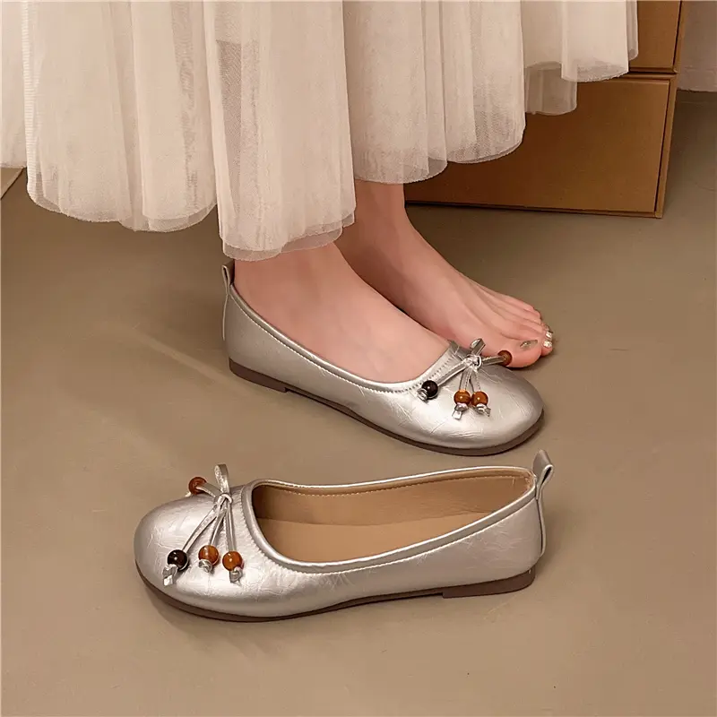 Women Retro Vintage Wooden Bead Small Front Bow Ballet Flats, Round Toe Wrinkled Soft Glossy Patent Metallic Leather Foldable Comfy Slip On Casual Daily Doll Ba